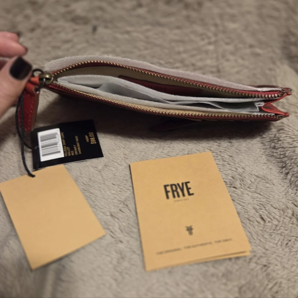 Frye Red Leather Wallet BNWT - Picture 3 of 5